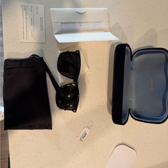 Gucci Black and Gold Sunglasses 57MM Square